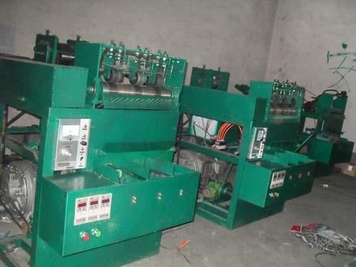 Made in China Cleaning Ball Making Machine