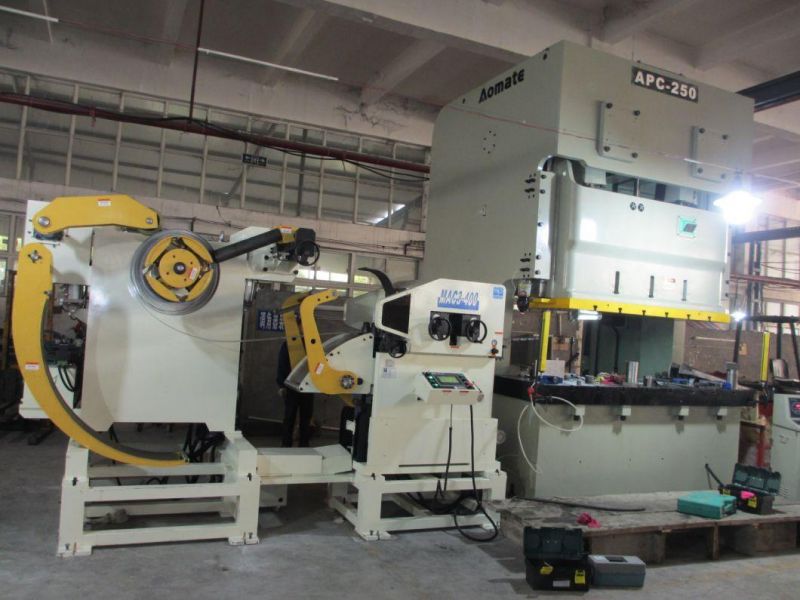 Coil Sheet Automatic Feeder with Straightener in Manufacturing Industry (MAC3-400)