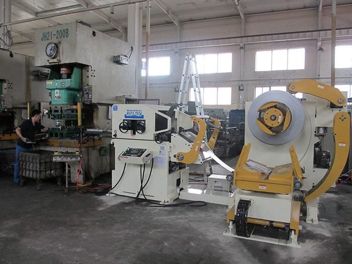 Coil Sheet Automatic Feeder with Straightener and Uncoiler in Press Line, Hot Press Dray Machine, Feeding Line