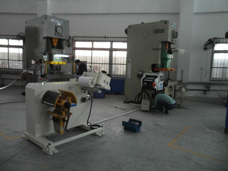 Nc Servo Feeder Machine as a Machine Too (RNC-300)