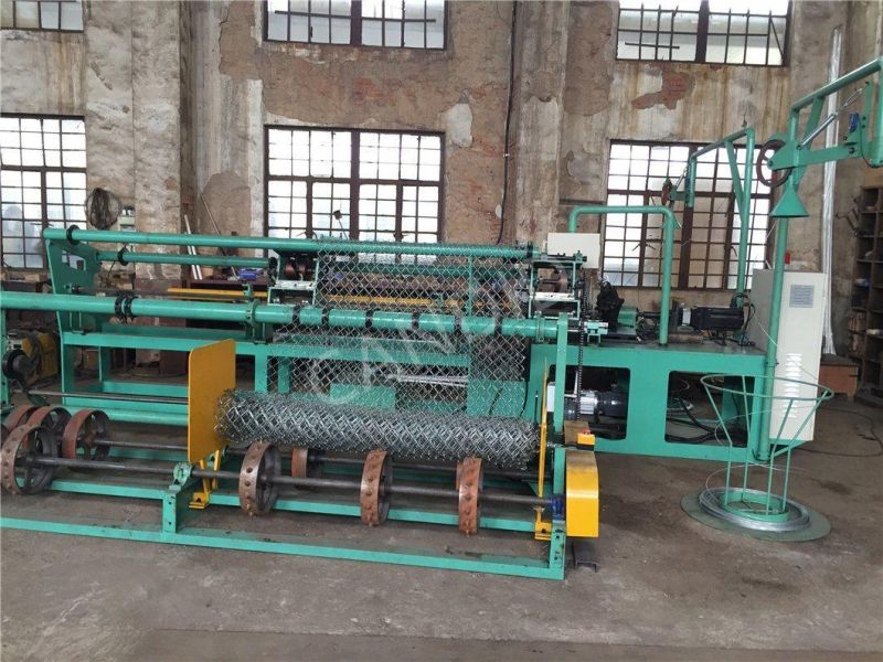 Width: 2-4m Chicken Wire Mesh Weaving Machine for Protecting Fence