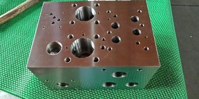 CNC Machining Big Steel Manifolds with Nickel Plating