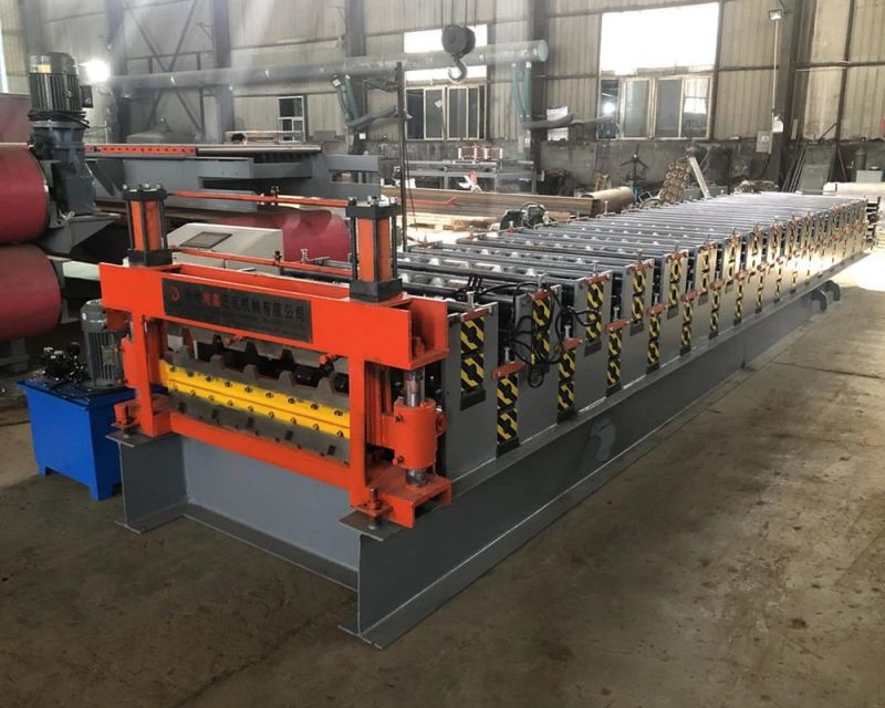 China Trapezoid Color Steel Roofing Sheet Roll Forming Machine