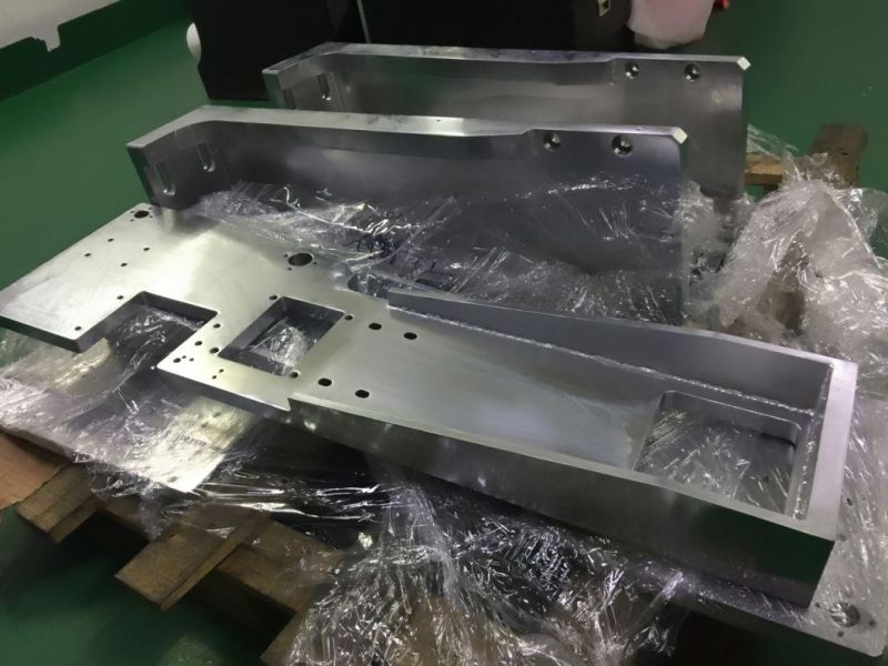High Precision Lathe Turning Milling Aluminum CNC Machinery/Machined/Machining Parts