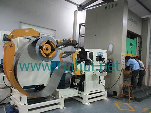 High Precise Decoiling and Straightening Machine (MAC3-600)