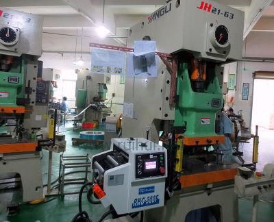 Manufacturing Industry Use The Roll Feeder Machine (RNC-300F)